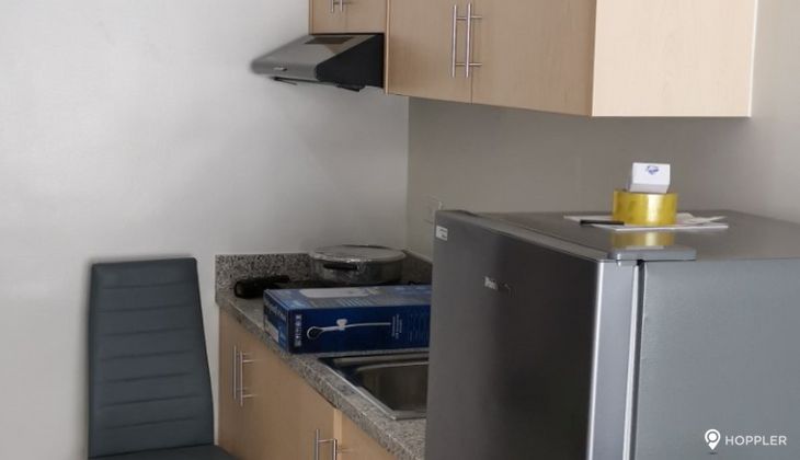 "Studio Condo for Rent in Paseo De Roces, Pio del Pilar, Makati"02