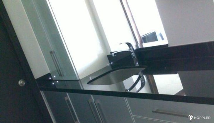 "1BR Condo for Rent in The Residences at Greenbelt, Legazpi Village, Makati"03