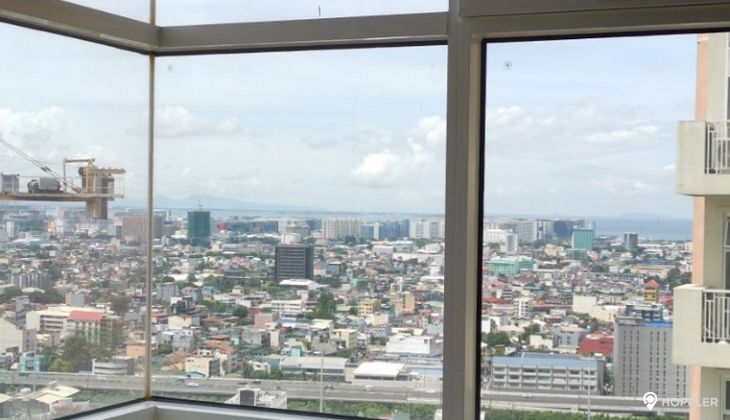 "1BR Condo for Rent in Paseo De Roces, Pio del Pilar, Makati"02