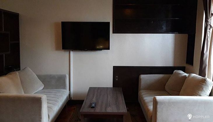 "2BR Condo for Rent in Sunette Tower, Poblacion, Makati"04