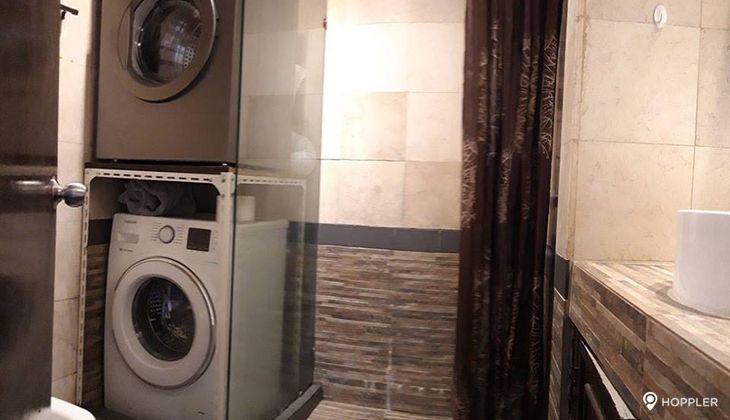 "2BR Condo for Rent in Sunette Tower, Poblacion, Makati"06
