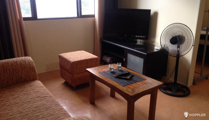 "Studio Condo for Rent in One Orchard Road, Eastwood City, Quezon City"05