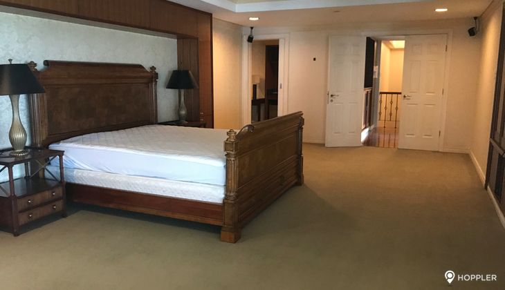 "4BR Condo for Rent in Regent Parkway, BGC - Bonifacio Global City, Taguig"10