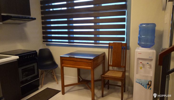 "2BR Condo for Rent in Eton Parkview, Legazpi Village, Makati"05