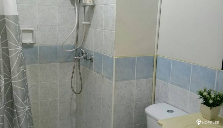 "2BR Condo for Rent in One Orchard Road, Eastwood City, Quezon City"07