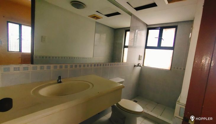 "4BR Condo for Rent in Eastwood Excelsior, Eastwood City, Quezon City"07