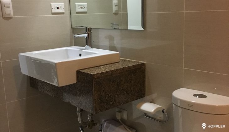 "1BR Condo for Rent in , Salcedo Village, Makati"03