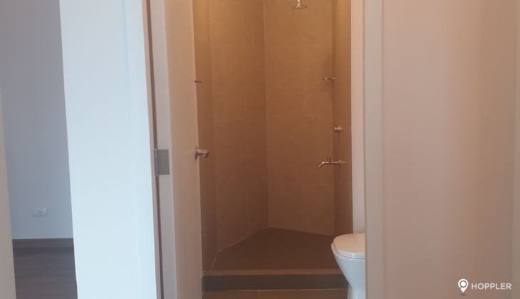 "2BR Condo for Rent in The Rise Makati, San Antonio Village, Makati"02