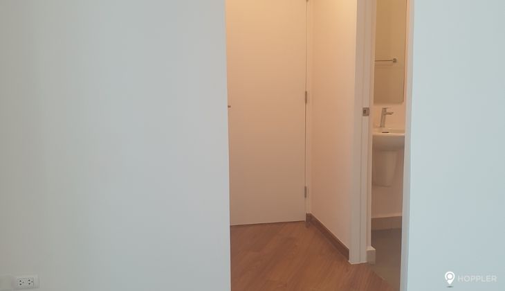 "2BR Condo for Rent in The Rise Makati, San Antonio Village, Makati"03