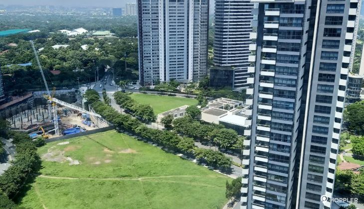 "2BR Condo for Rent in The Trion Towers, BGC - Bonifacio Global City, Taguig"09