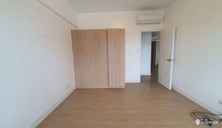 "2BR Condo for Rent in One Shangri-La Place, Ortigas Center, Mandaluyong"03
