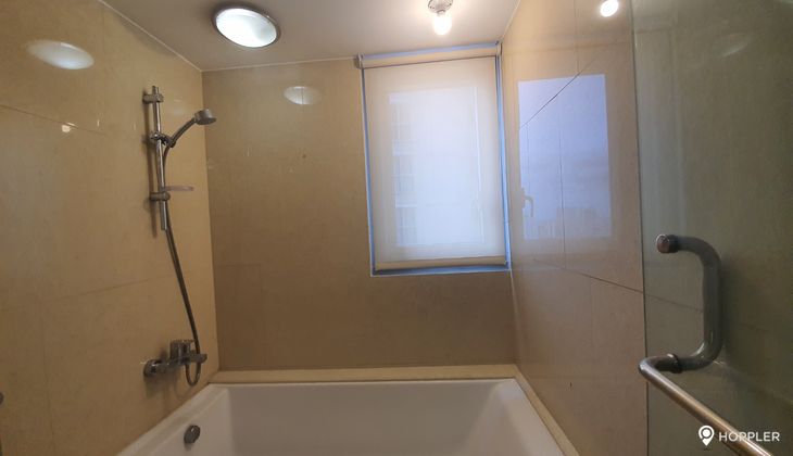 "2BR Condo for Rent in One Shangri-La Place, Ortigas Center, Mandaluyong"09