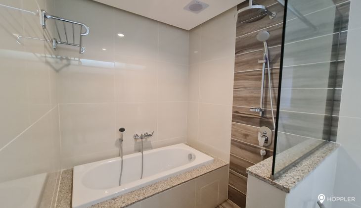 "3BR Condo for Rent in La Colline Suites, Horseshoe, Quezon City"09