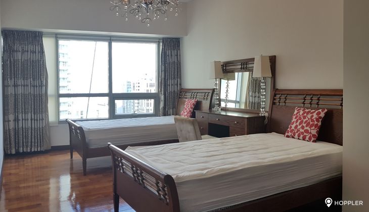"3BR Condo for Rent in The Residences at Greenbelt, Legazpi Village, Makati"07