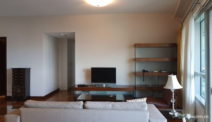 "3BR Condo for Rent in The Residences at Greenbelt, Legazpi Village, Makati"08