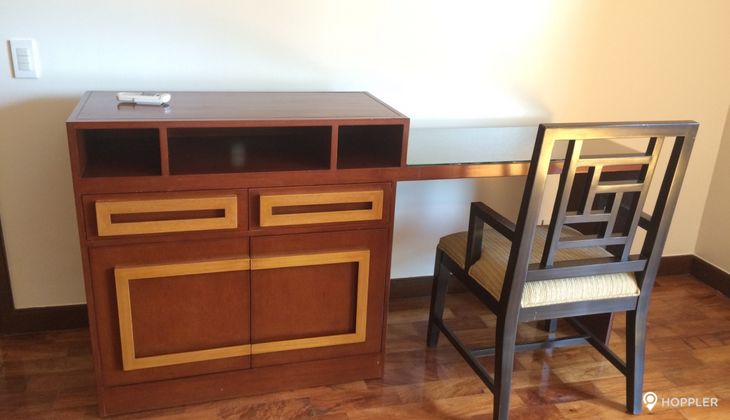 "2BR Condo for Rent in The Residences at Greenbelt, Legazpi Village, Makati"03