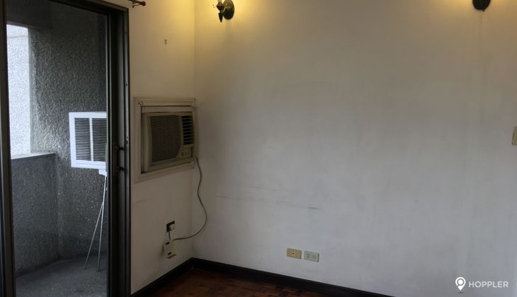 "1BR Condo for Rent in Sunset View Towers, Barangay 13, Pasay"03