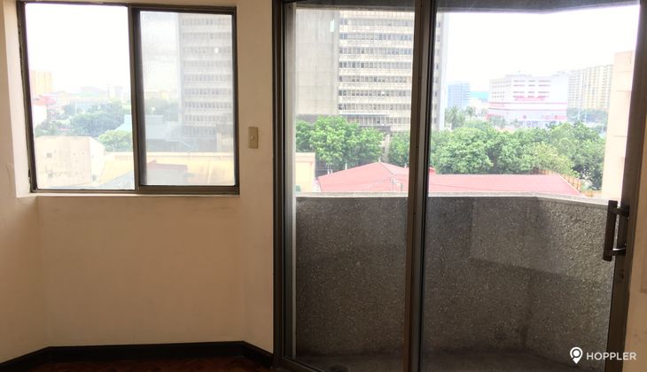 "1BR Condo for Rent in Sunset View Towers, Barangay 13, Pasay"04