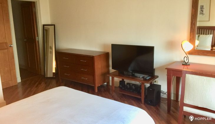 "1BR Condo for Rent in Hidalgo Place, Rockwell Center, Makati"03