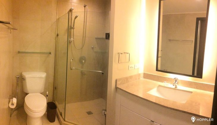 "1BR Condo for Rent in Joya Lofts and Towers, Rockwell Center, Makati"02