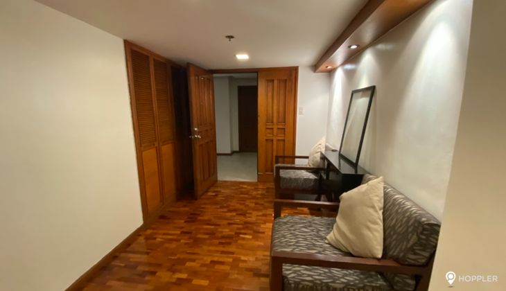 "2BR Condo for Rent in Tropical Palms, Legazpi Village, Makati"05