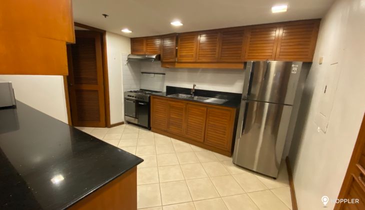 "2BR Condo for Rent in Tropical Palms, Legazpi Village, Makati"06