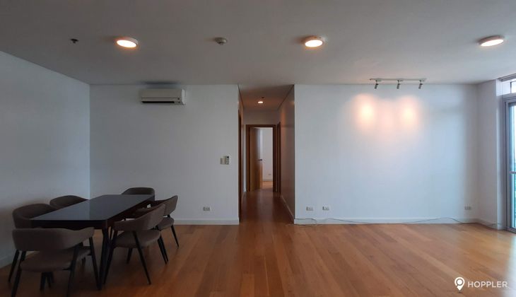 "2BR Condo for Rent in Park Terraces, San Lorenzo Village, Makati"04