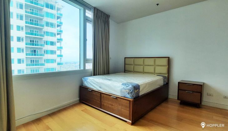 "2BR Condo for Rent in Park Terraces, San Lorenzo Village, Makati"09