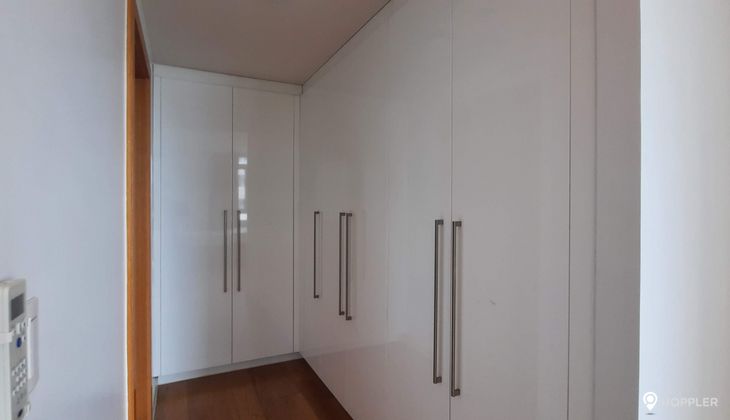 "2BR Condo for Rent in Park Terraces, San Lorenzo Village, Makati"10