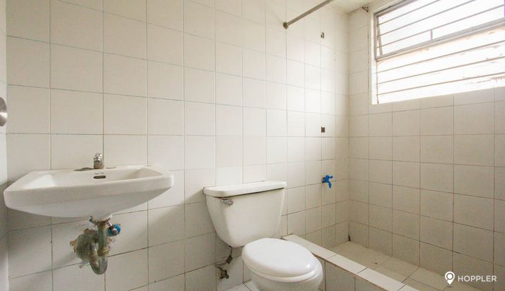 "2BR Condo for Rent in Rufina Terraces, Malate, Manila"04
