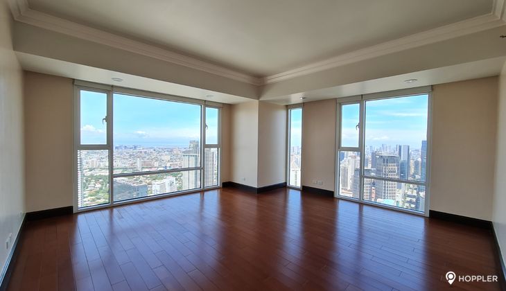 "4BR Condo for Rent in Discovery Primea, Urdaneta Village, Makati"03