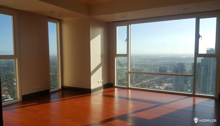 "4BR Condo for Rent in Discovery Primea, Urdaneta Village, Makati"10