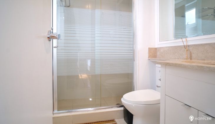 "2BR Condo for Rent in The Manansala, Rockwell Center, Makati"03