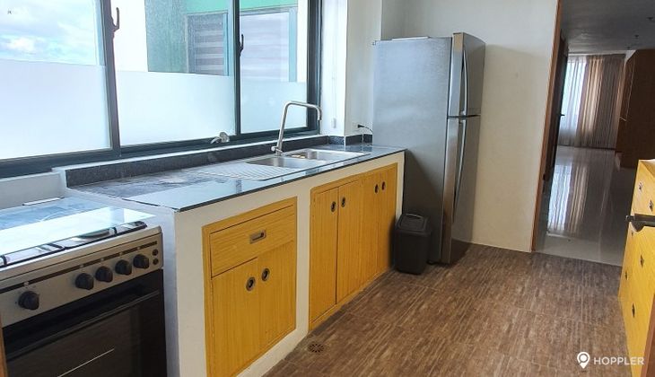 "4BR Condo for Rent in LPL Condominium, Greenhills, San Juan"05