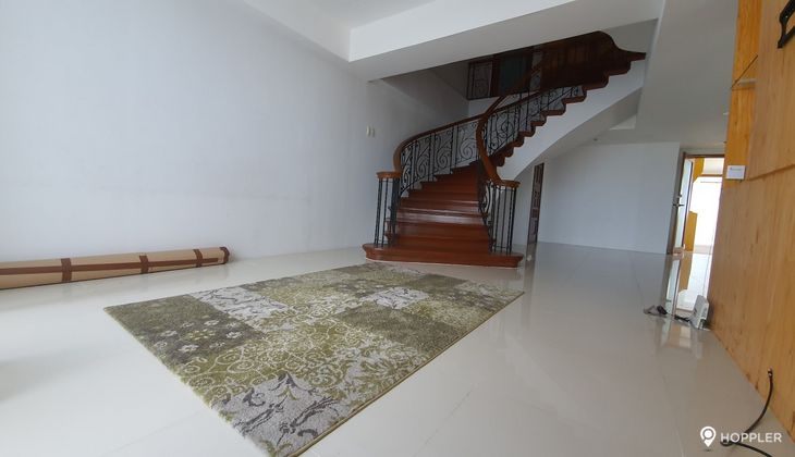 "4BR Condo for Rent in LPL Condominium, Greenhills, San Juan"07