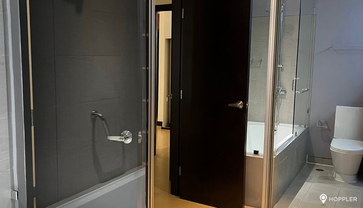 "2BR Condo for Rent in The Residences at Greenbelt, Legazpi Village, Makati"09