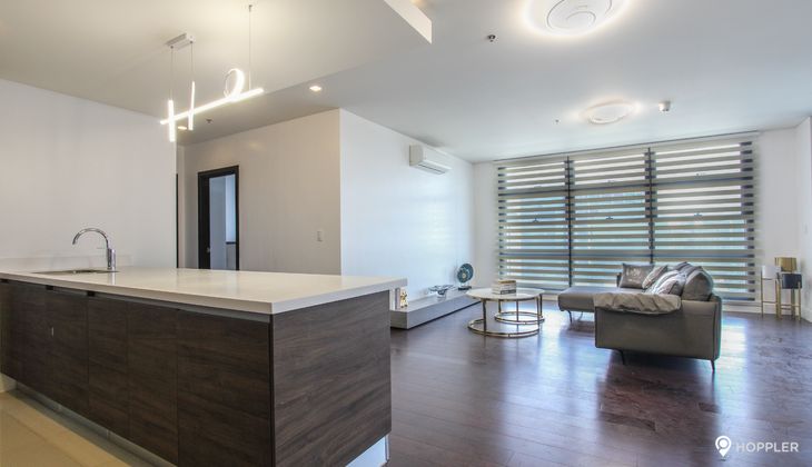 "2BR Condo for Rent in Garden Towers, Legazpi Village, Makati"02