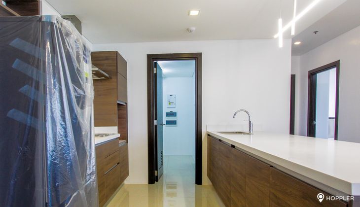 "2BR Condo for Rent in Garden Towers, Legazpi Village, Makati"06