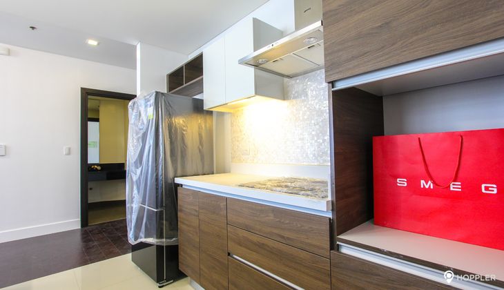 "2BR Condo for Rent in Garden Towers, Legazpi Village, Makati"07