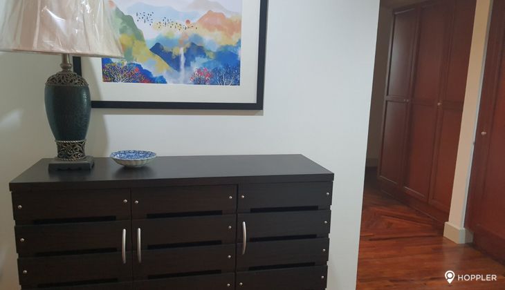"3BR Condo for Rent in Luna Gardens, Rockwell Center, Makati"02