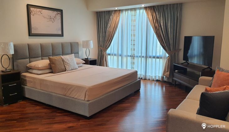 "3BR Condo for Rent in Luna Gardens, Rockwell Center, Makati"10