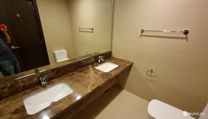 "2BR Condo for Rent in Garden Towers, Legazpi Village, Makati"03