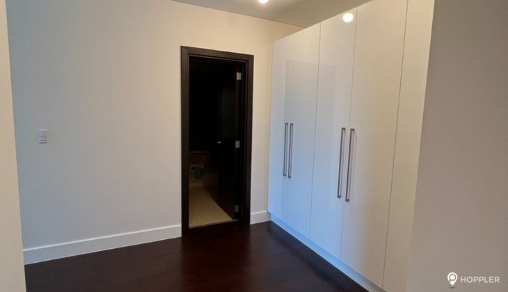 "2BR Condo for Rent in Garden Towers, Legazpi Village, Makati"10