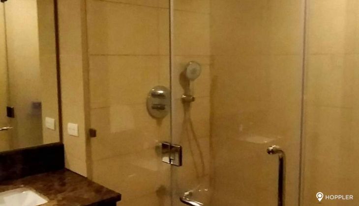 "2BR Condo for Rent in Garden Towers, Legazpi Village, Makati"03