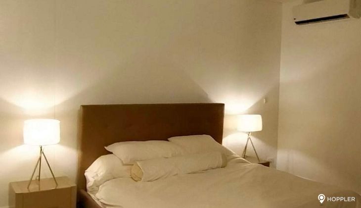 "2BR Condo for Rent in Garden Towers, Legazpi Village, Makati"05