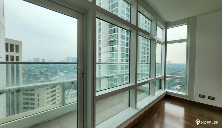 "3BR Condo for Rent in Two Roxas Triangle, Salcedo Village, Makati"08