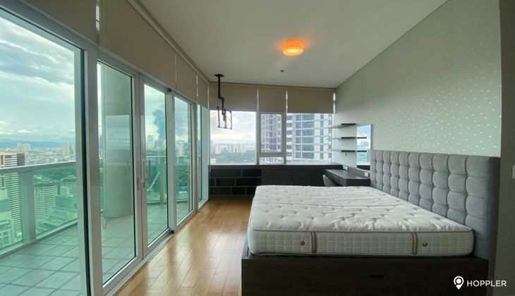 "3BR Condo for Rent in Park Terraces, San Lorenzo Village, Makati"01
