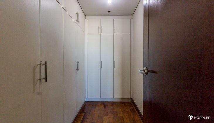 "2BR Condo for Rent in The Residences at Greenbelt, Legazpi Village, Makati"07