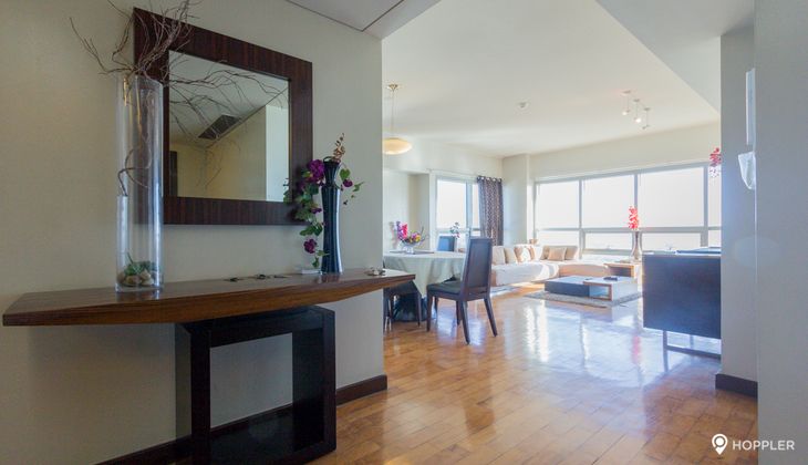 "2BR Condo for Rent in The Residences at Greenbelt, Legazpi Village, Makati"08