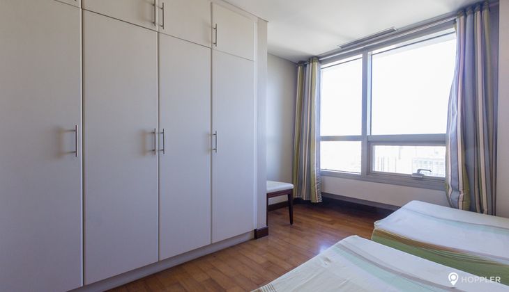 "2BR Condo for Rent in The Residences at Greenbelt, Legazpi Village, Makati"09